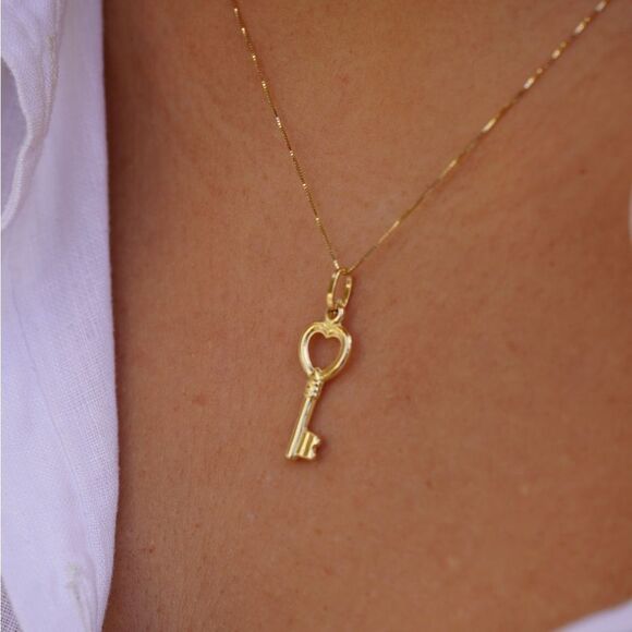 Key charm | 14k Real Gold Pendant | perfect gift | Key of heart pendant | - Picture 6 of 9